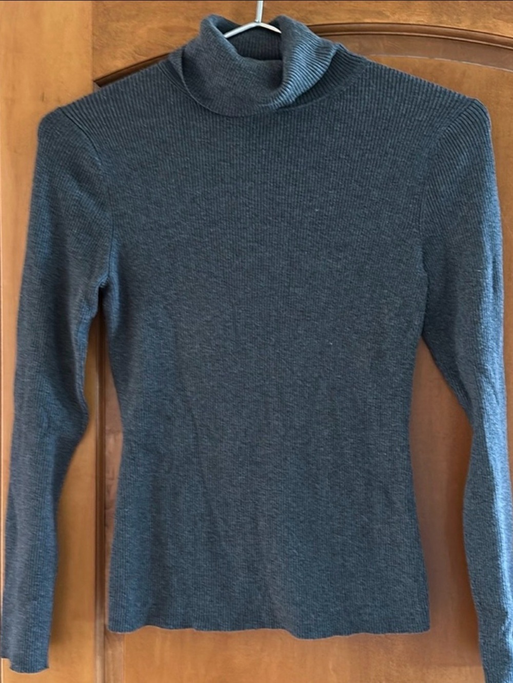 Ann Taylor Medium Gray Ribbed Knit Long Sleeve Turtleneck Sweater Size Medium M